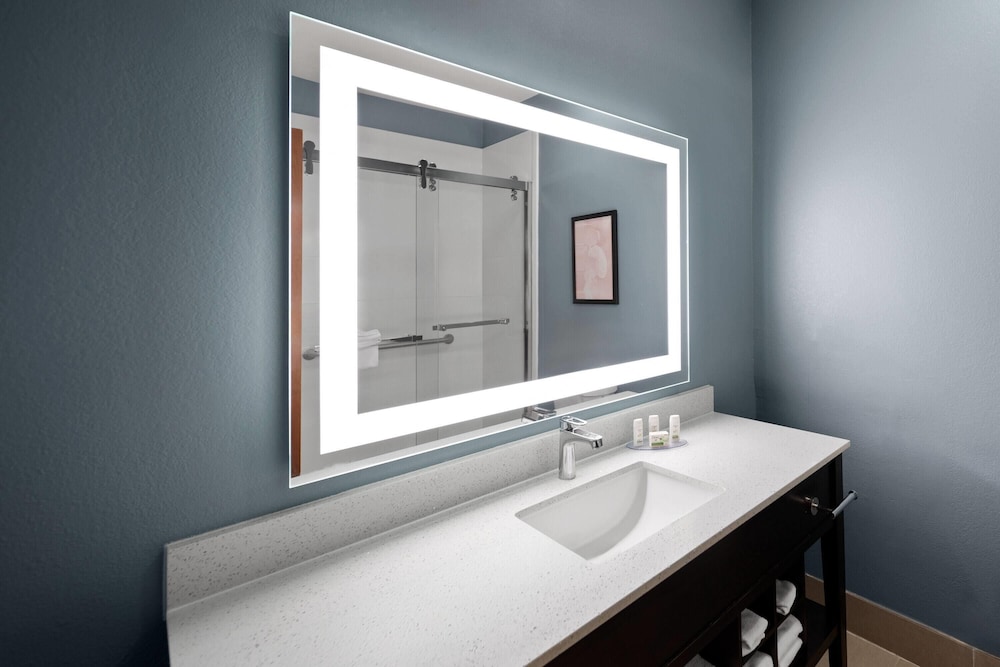 Hawthorn Extended Stay by Wyndham College Station South 33/34