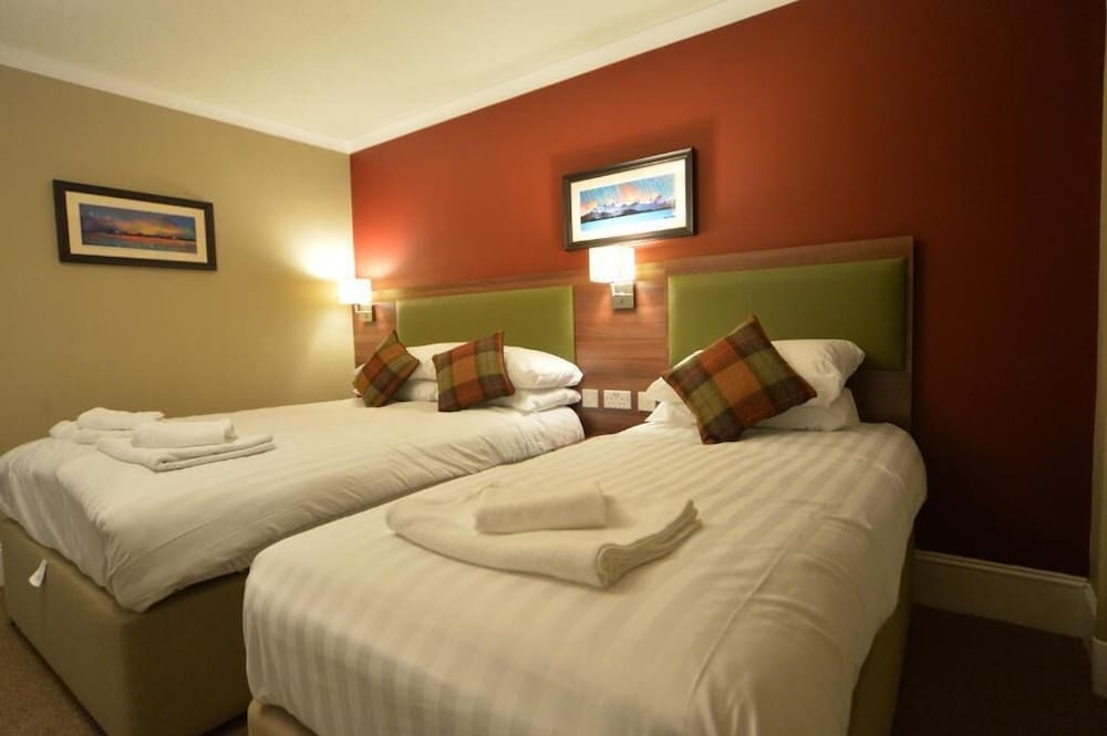 PORTREE HOTEL 8/36