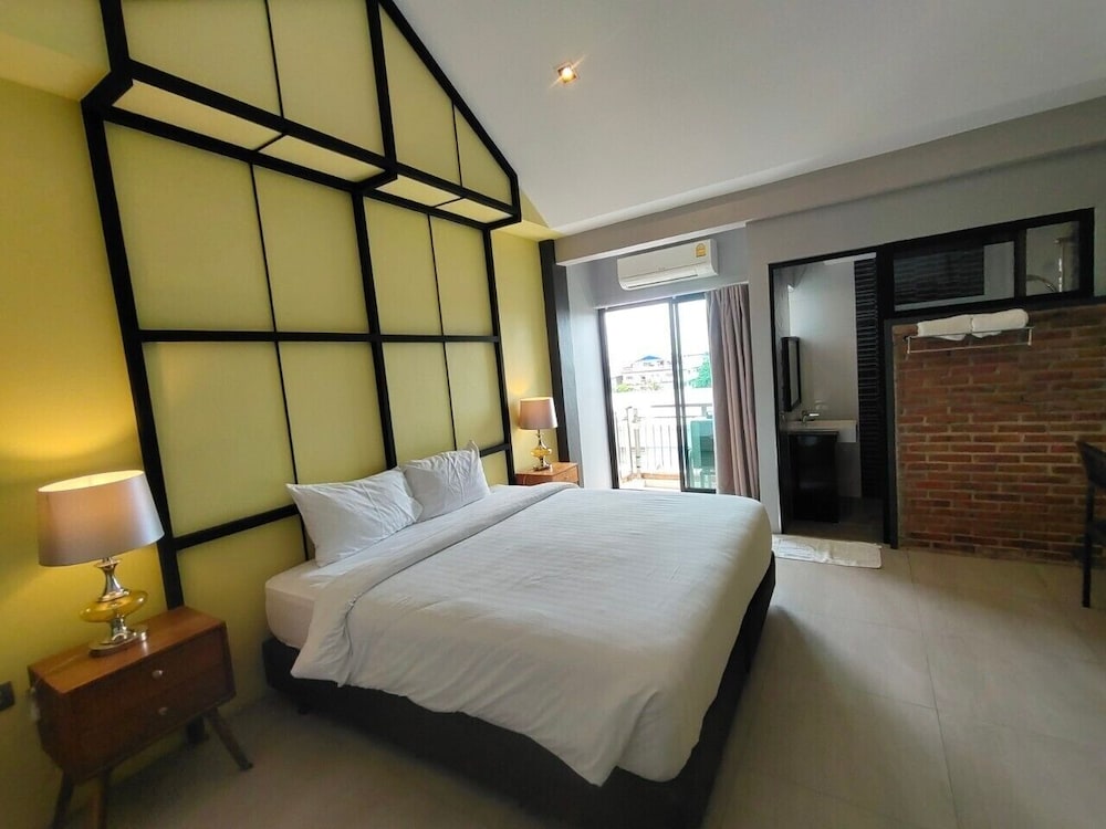 Qoo Hotel 26/64
