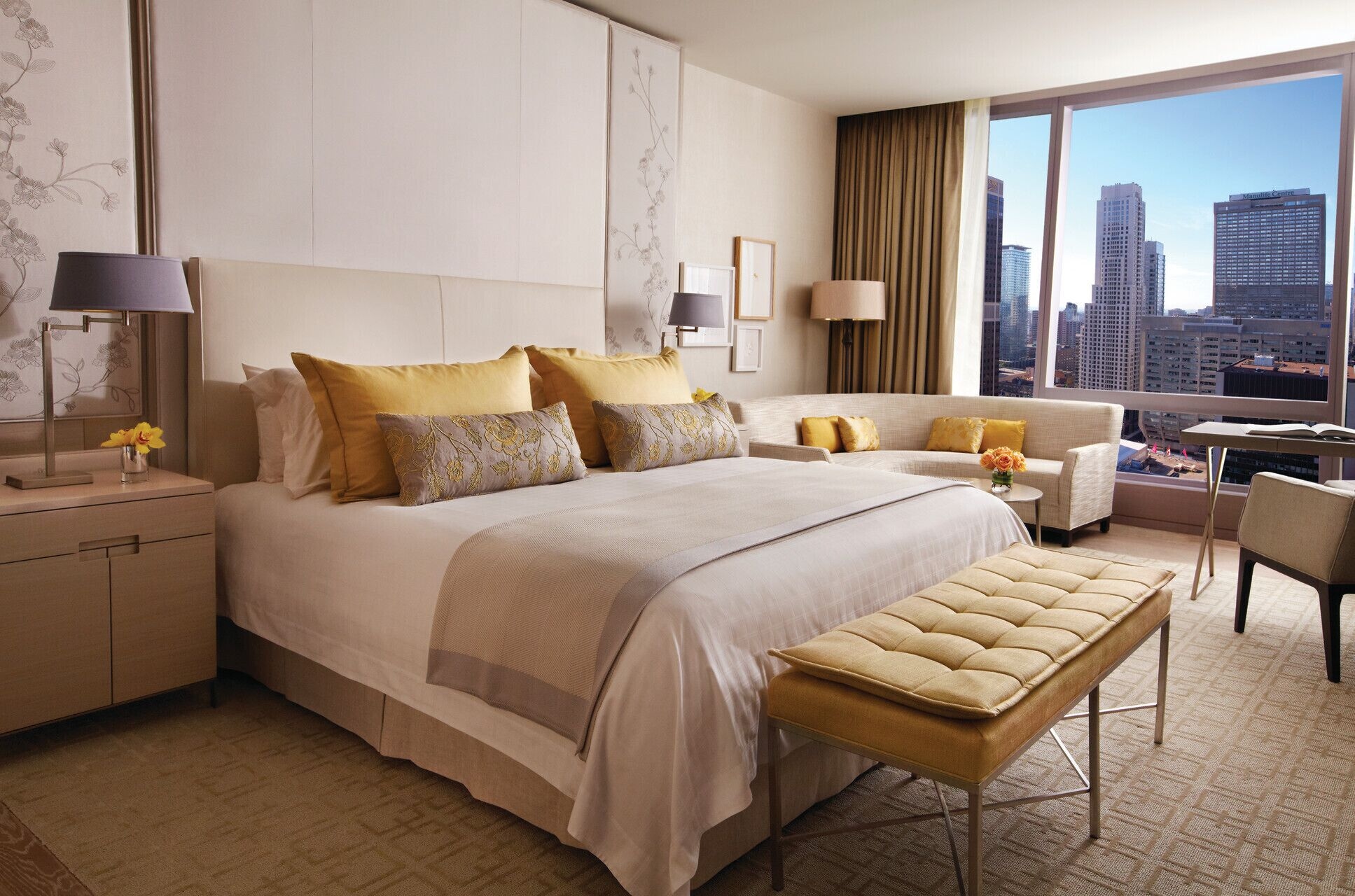 SUPERIOR, KING BED, ACCESSIBLE