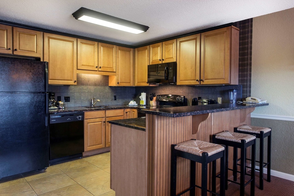 Bluegreen Vacations Blue Ridge Village, an Ascend Collection Resort 35/40