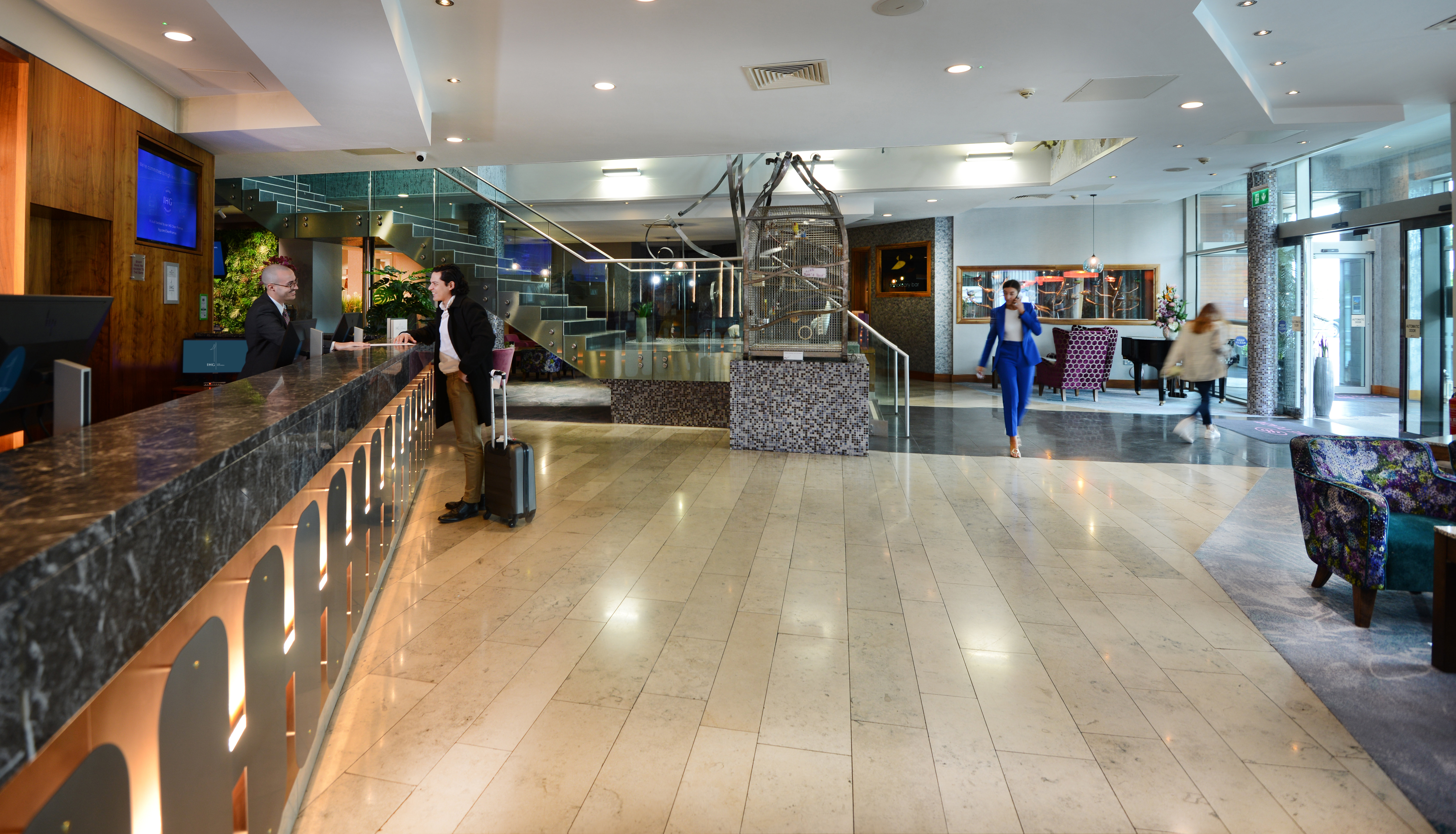 CROWNE PLAZA BLANCHARDSTOWN 7/76