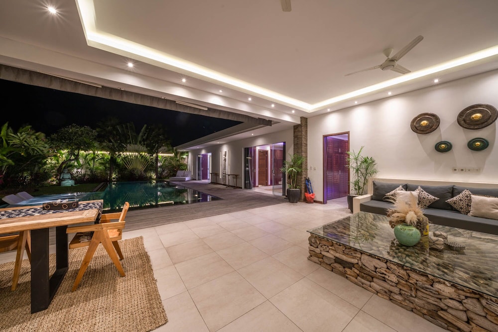 Villa Tira 11/71