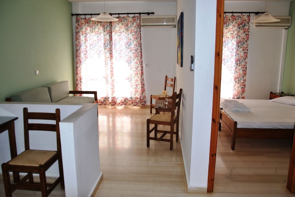 Filoxenia Hotel Apartments 31/41