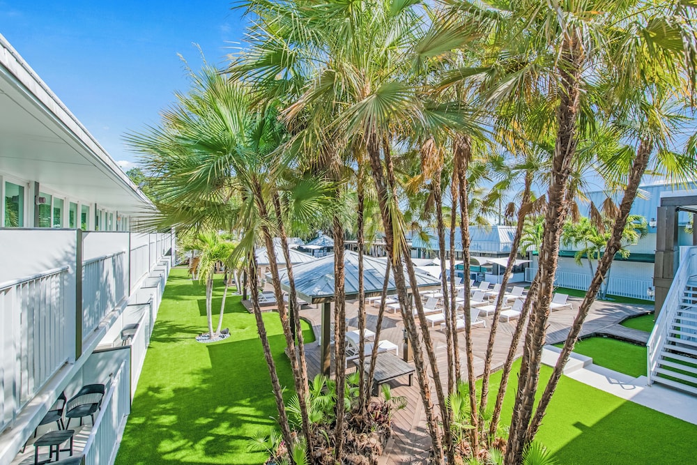 Casey Key Resorts - Mainland 58/68