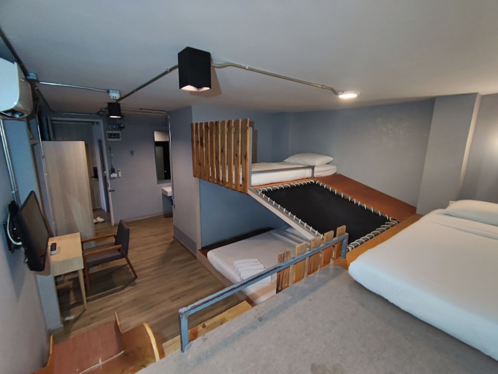 Arch39 Art & Craft Hotel 50/75