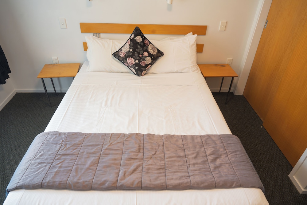 Victoria Court Motor Lodge 25/60