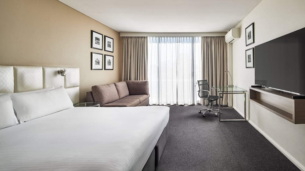 Standard, King Bed, Sofa