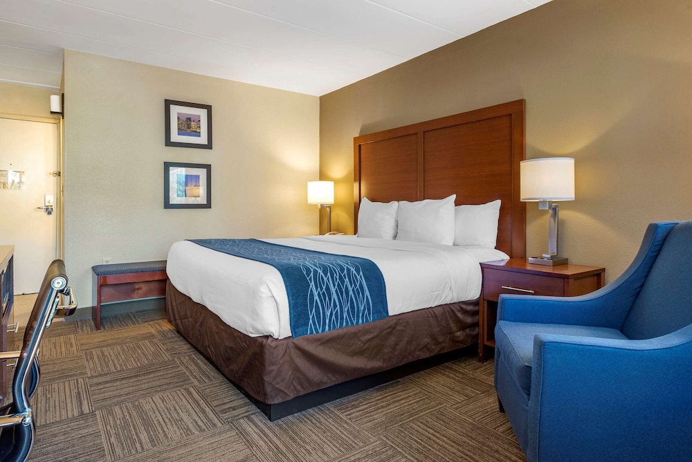 Comfort Inn Edgewater on Hudson River 11/37