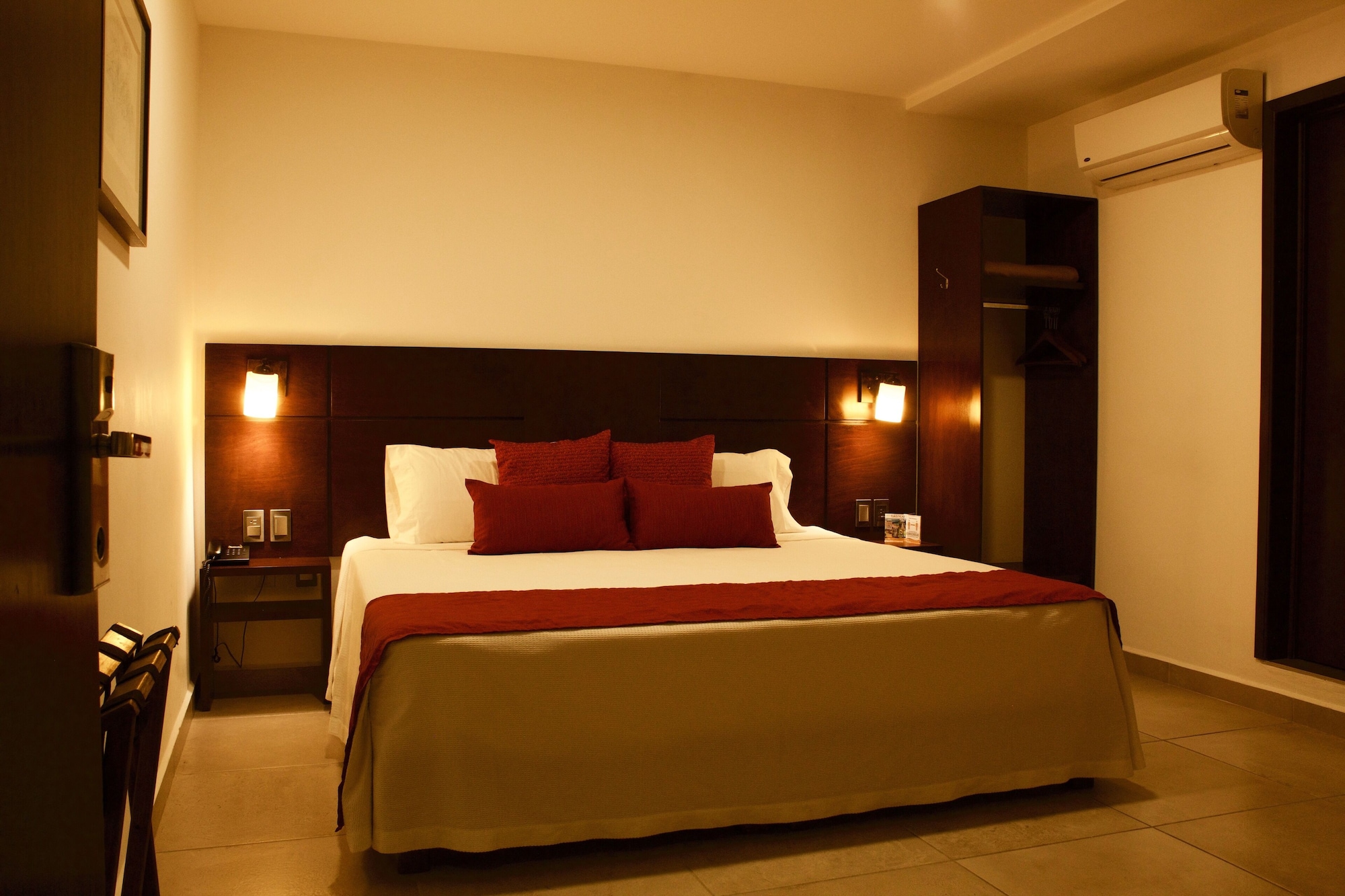 STANDARD, KING BED