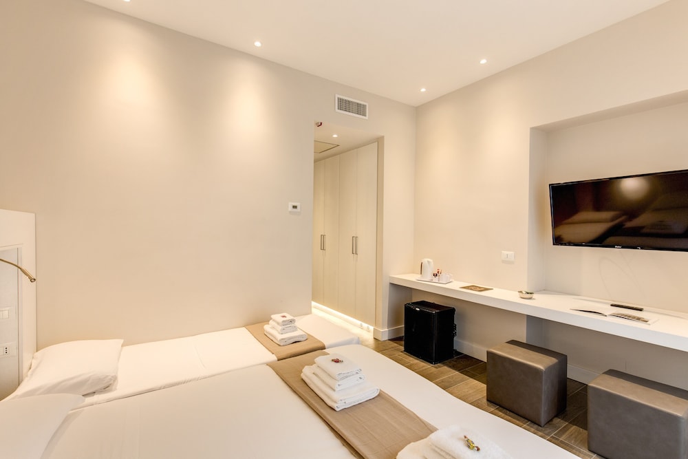 ECCE ROMA SUITES 18/47