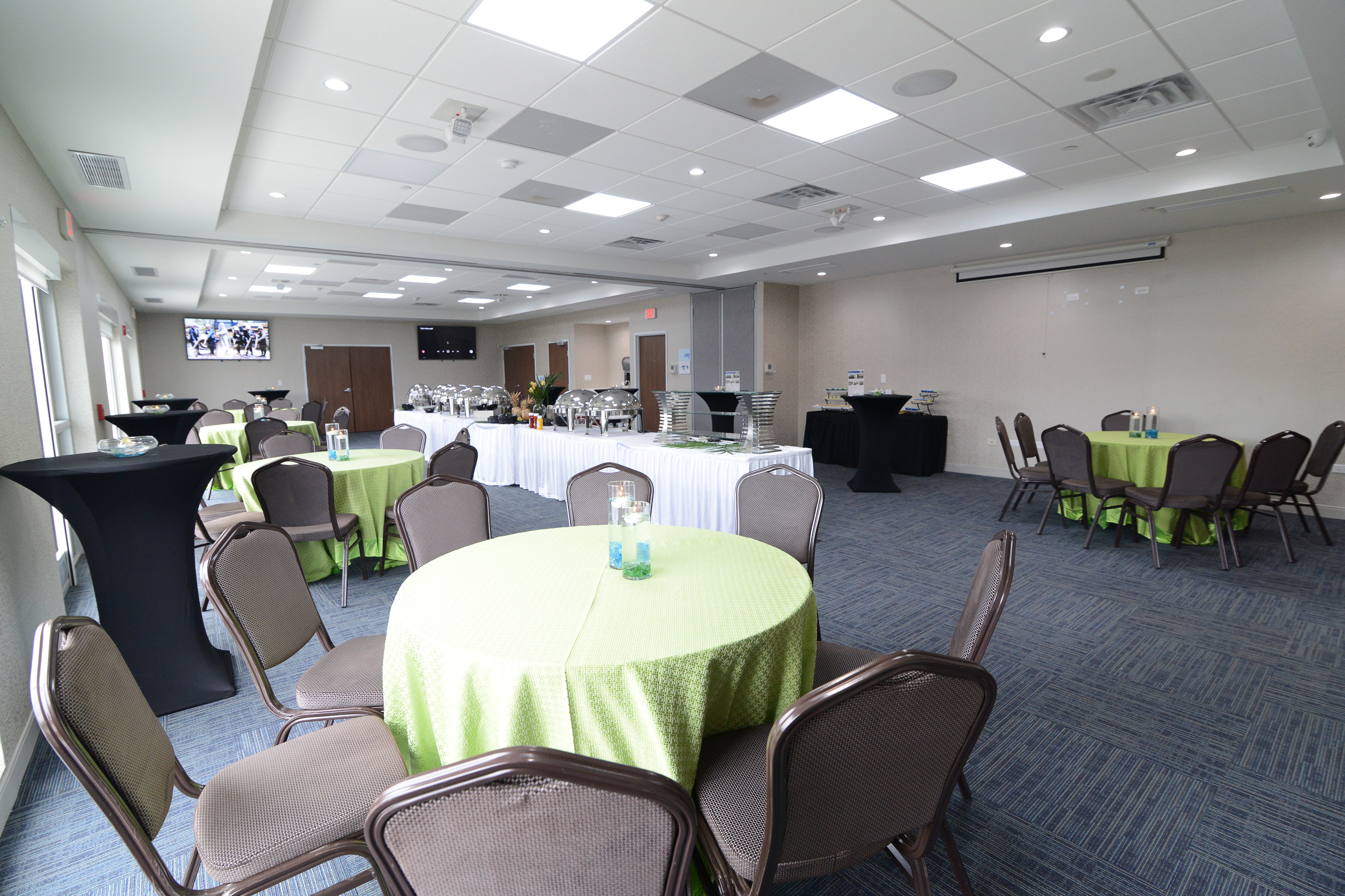 Holiday Inn Express And Suites Chicago North Shore Niles 51/57