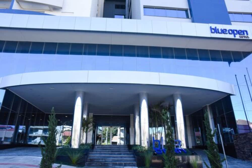 Blue Open Hotel 3/50