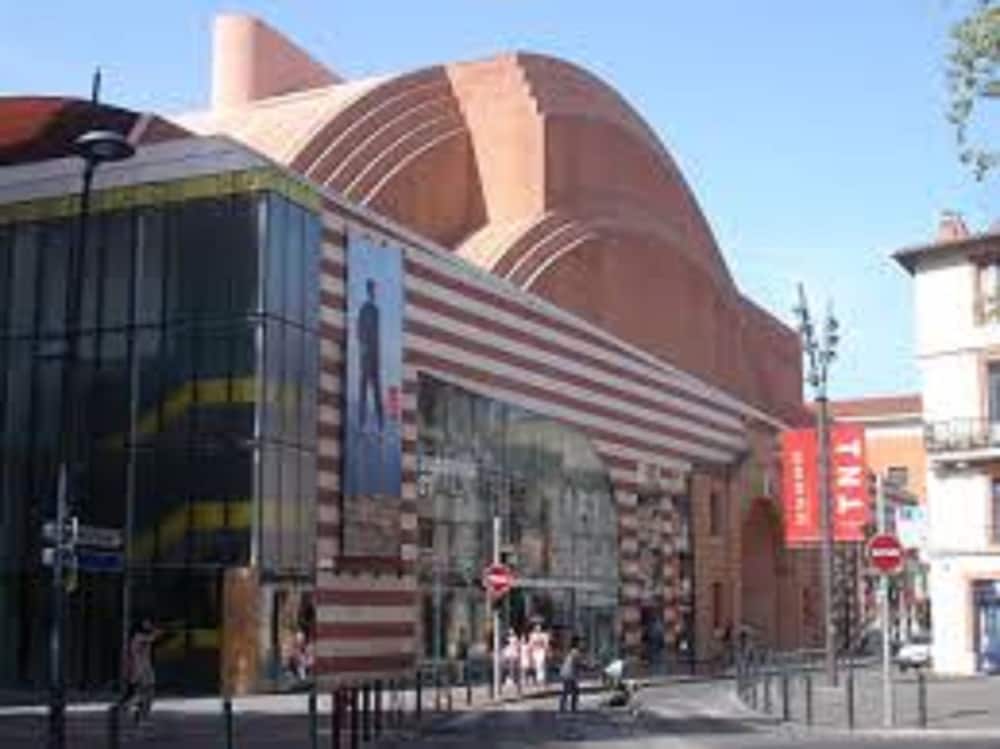 HOTEL LE COUSTURE 21/24