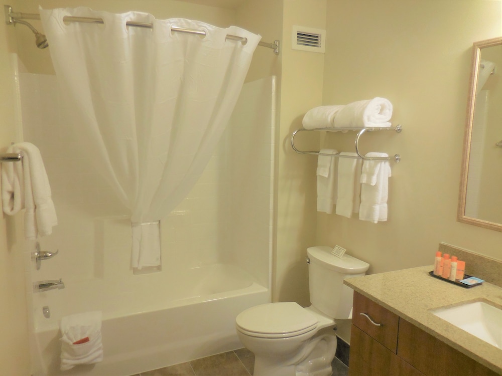 Ledgestone Hotel Vernal 62/63