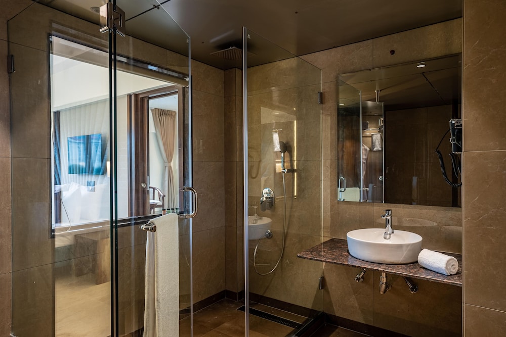 Mastiff Grand The Sia Palace Suites & Banquets, Khopoli 59/61