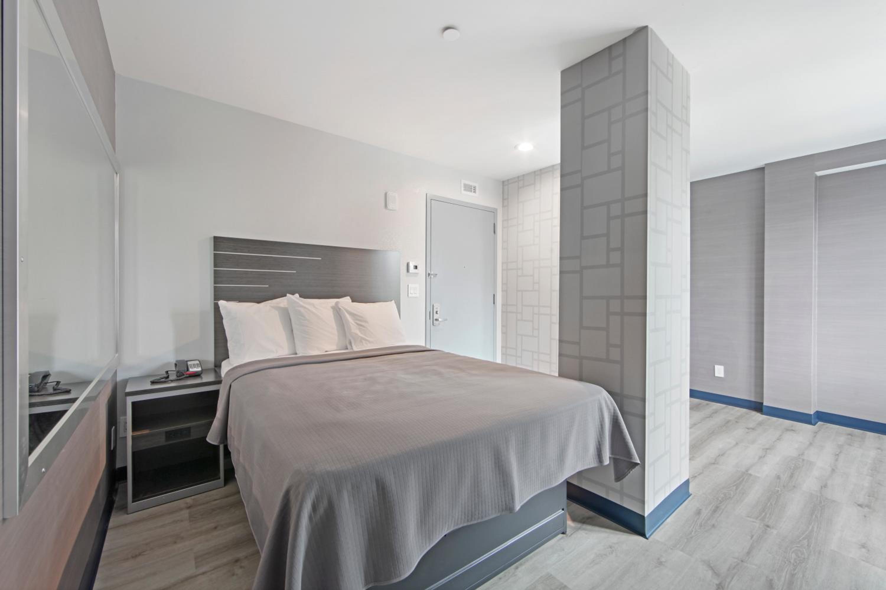 Hotel 365 Bronx 27/50