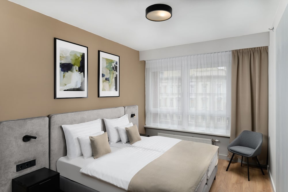 2 BEDROOMS, APARTMENT