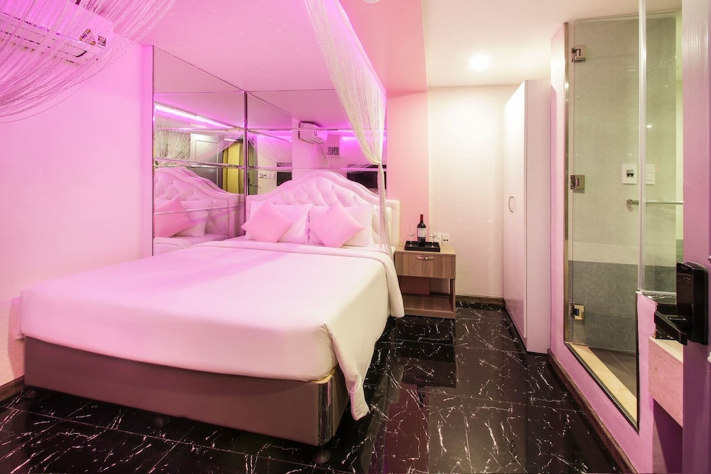Cupid Hotel 21/72