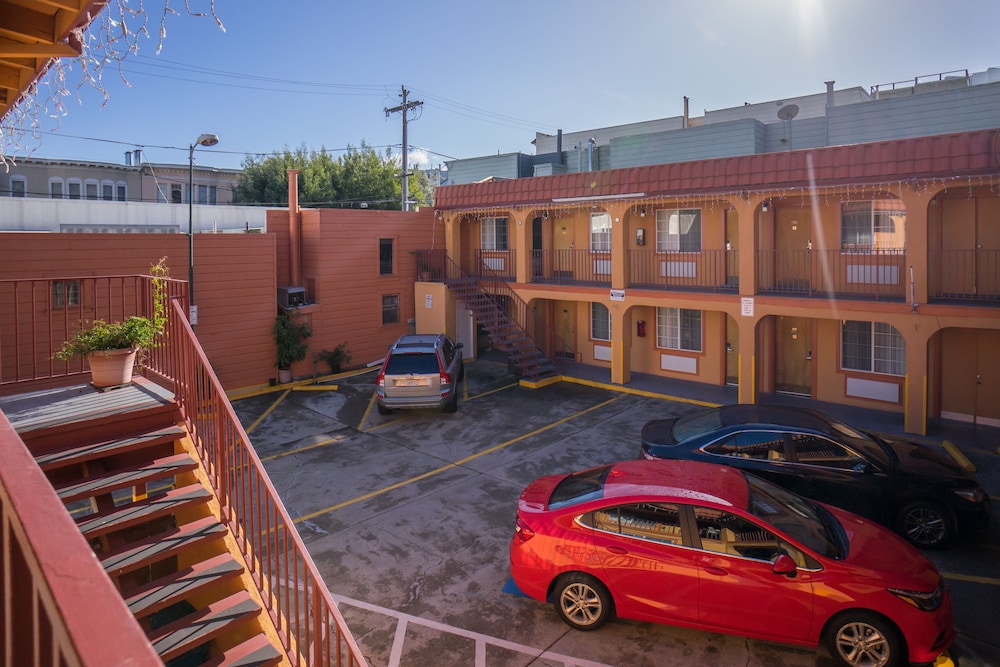 Inn At Golden Gate 6/51