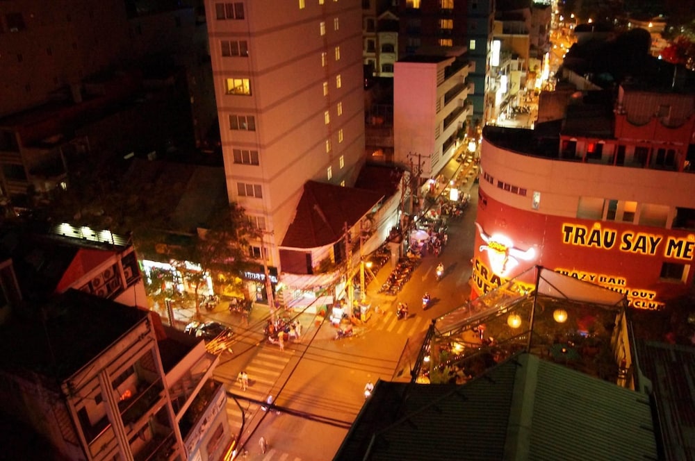 Valentine Hotel 4/50