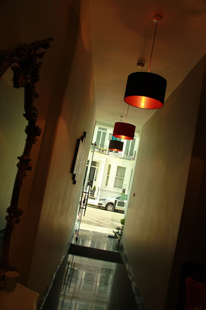 Exhibition Court Hotel 4 35/61