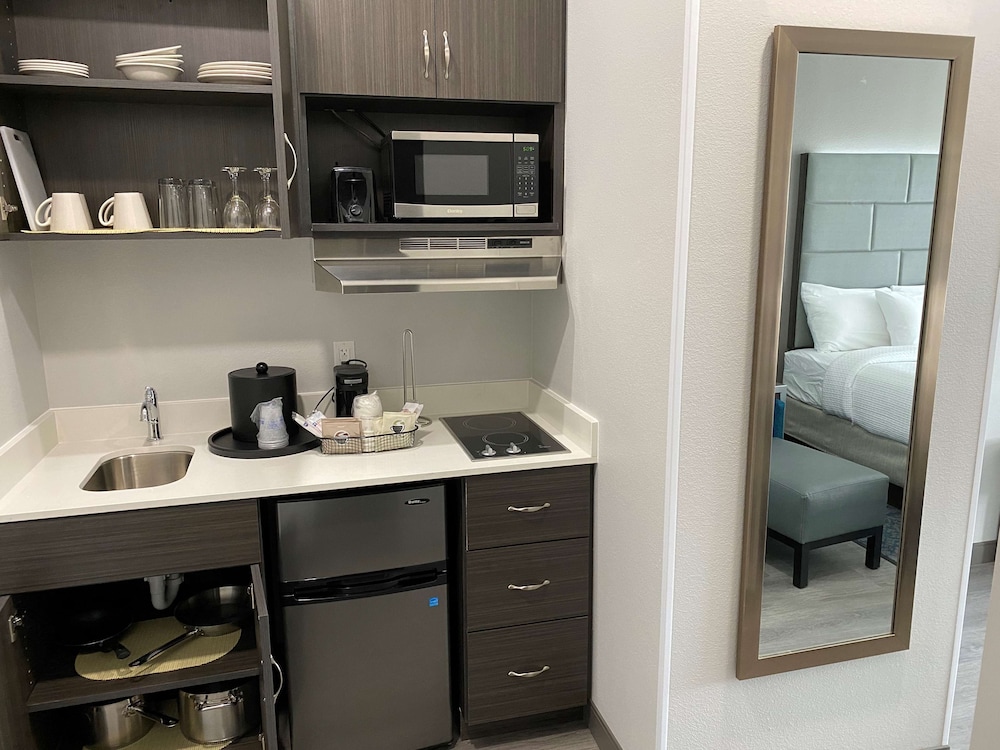 Executive Residency Antioch Inn 35/43