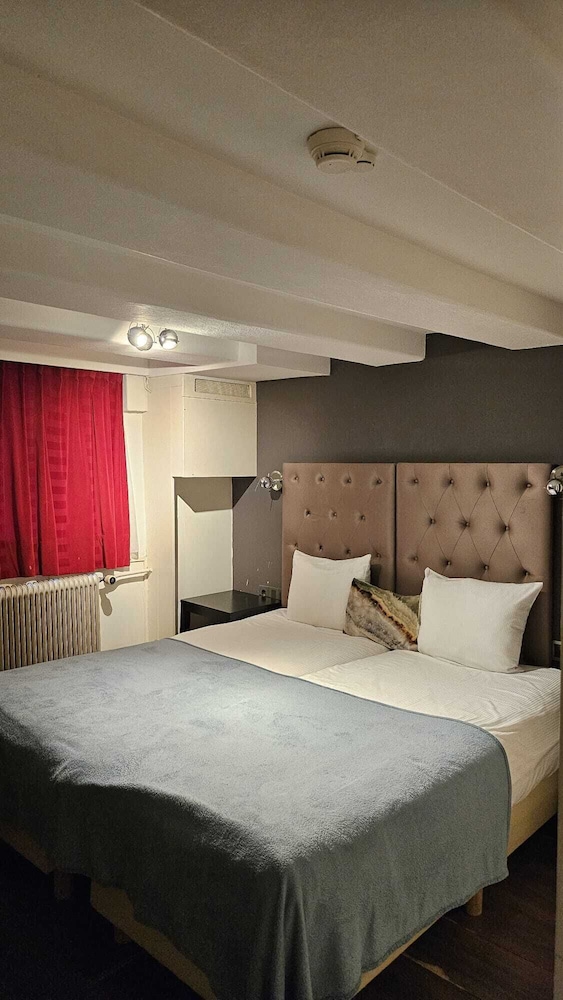 SEMI BASEMENT, DOUBLE BED