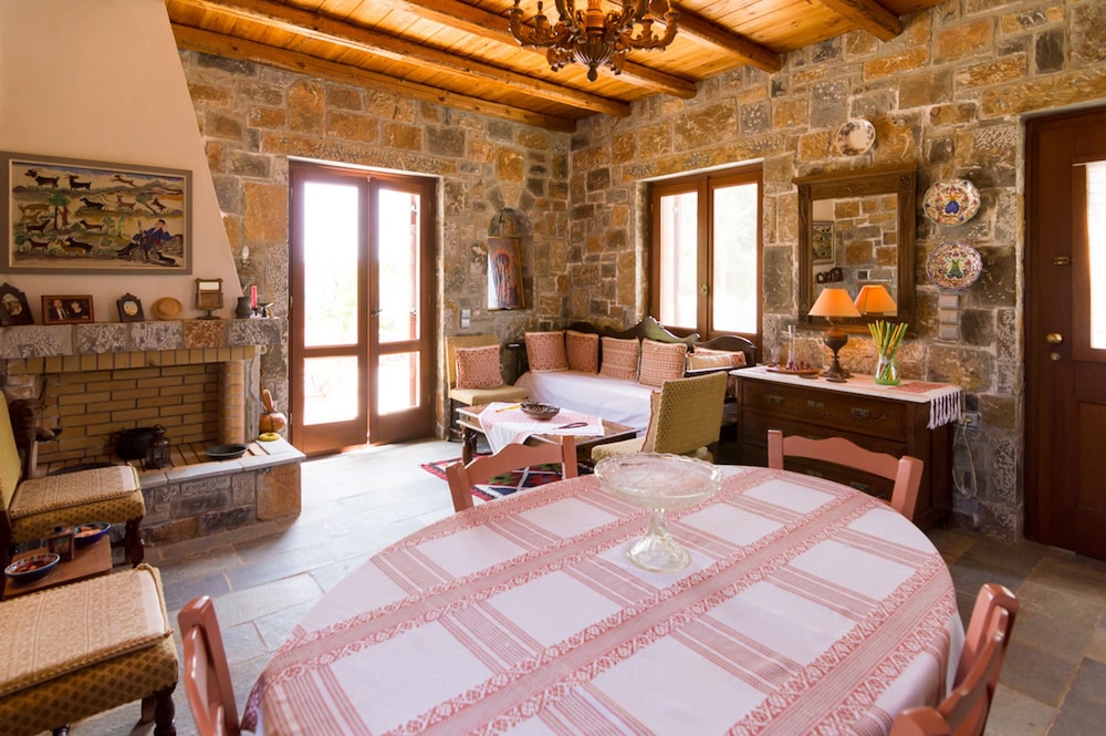 Villa Athena 27/77