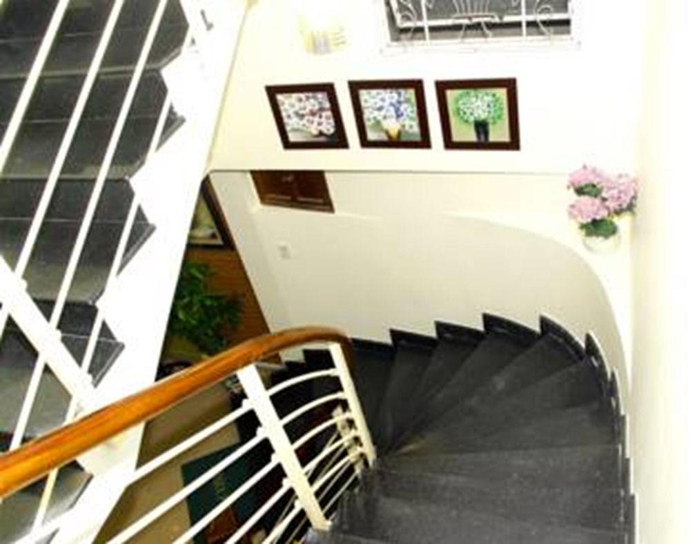 Amigo Hotel 19/24