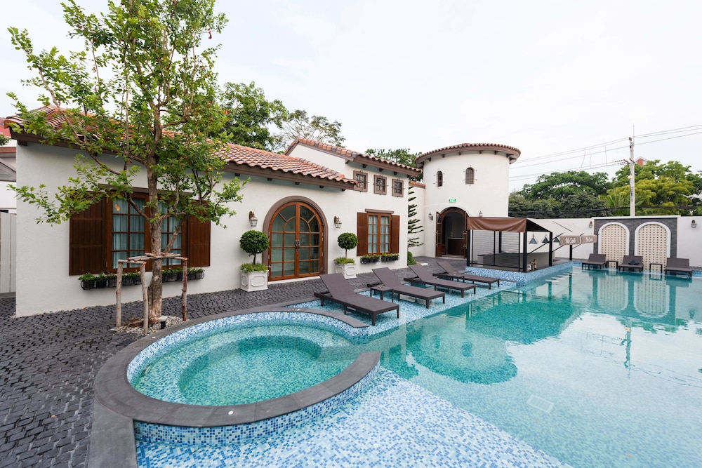 Villa Seville 35/50
