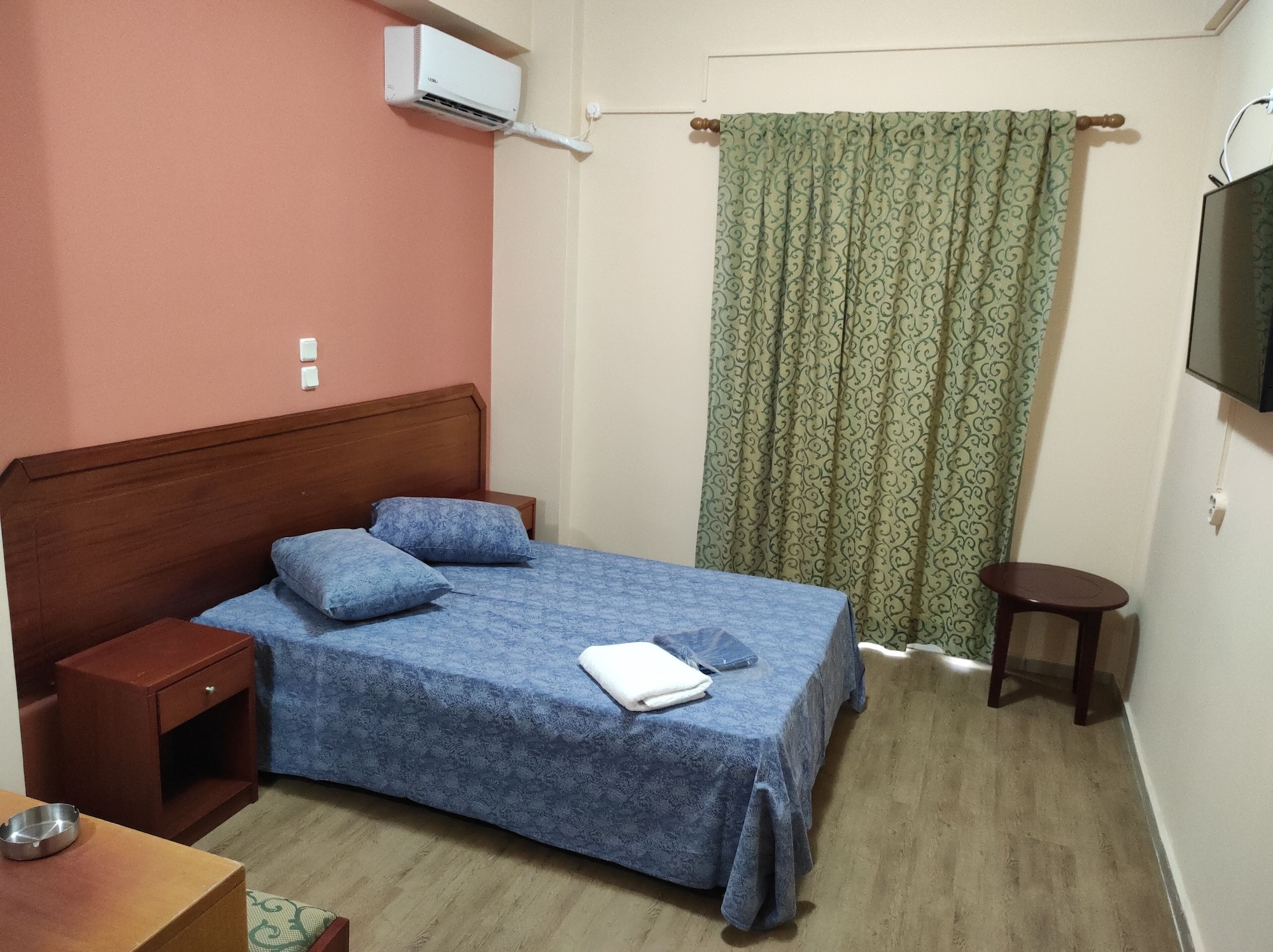 Economy, Twin Beds, Hotel Lido 2/9