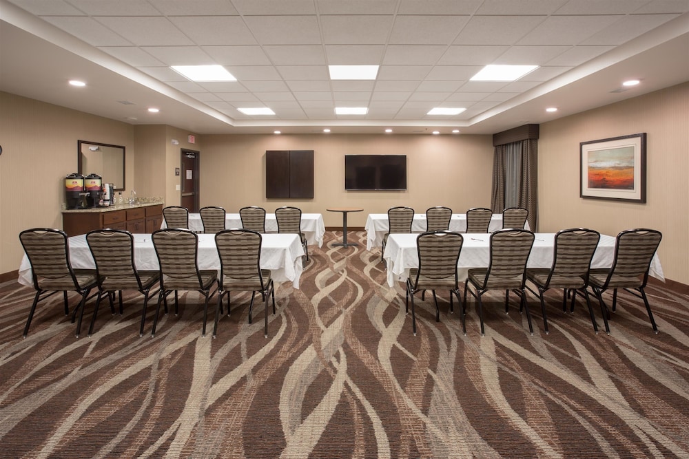 Best Western Plus Lincoln Inn & Suites 26/26