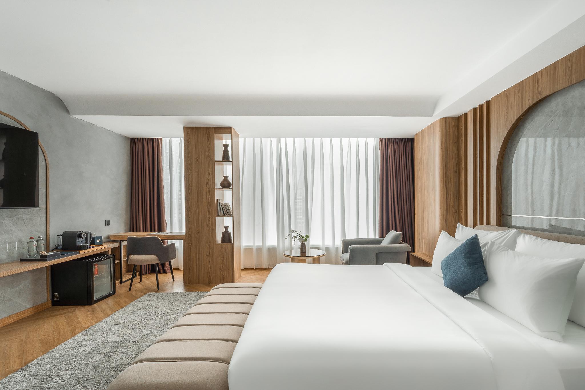 Senior Executive City View