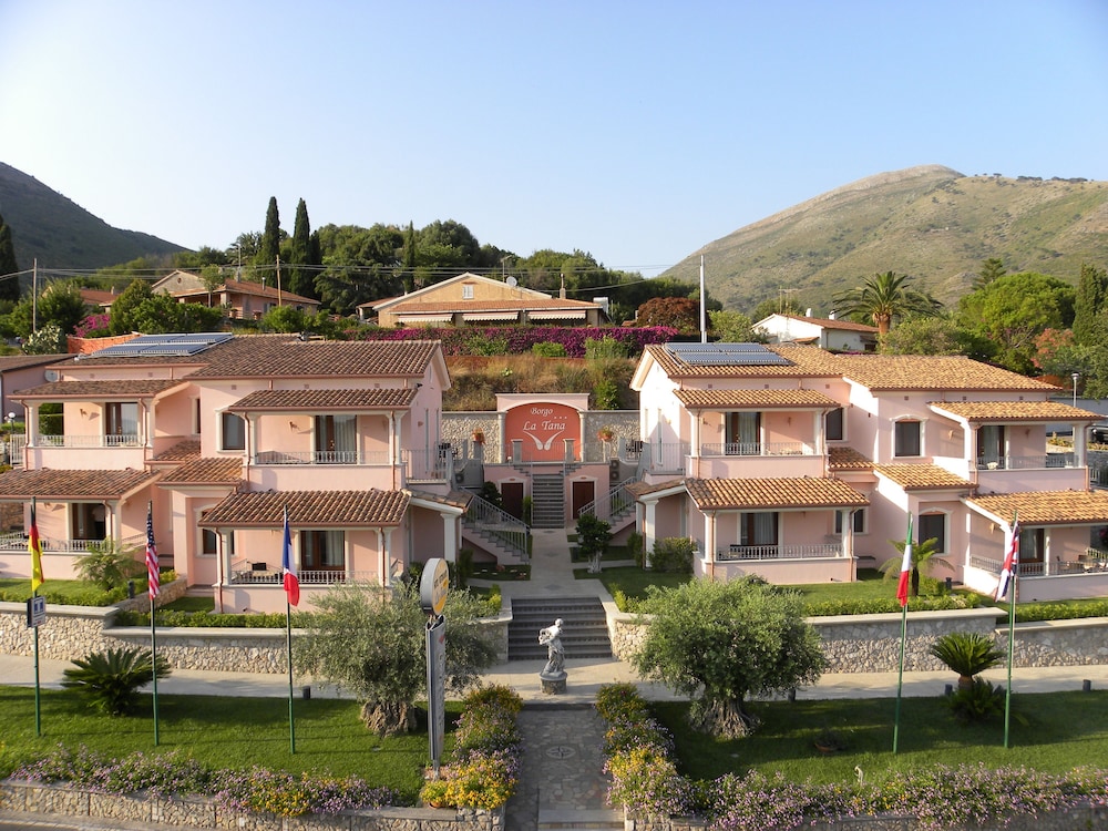 Hotel Ristorante Borgo La Tana 1/50