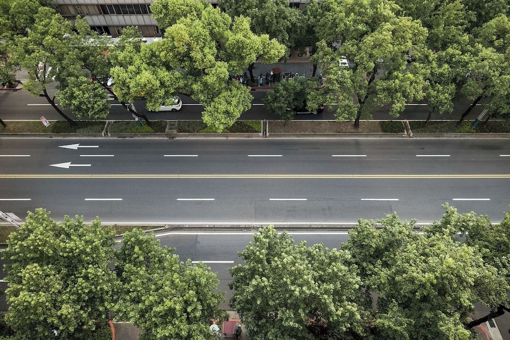 AMBA TAIPEI ZHONGSHAN 61/68