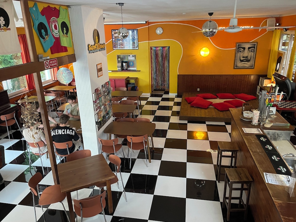 Sunflower Beach Hostel 35/50