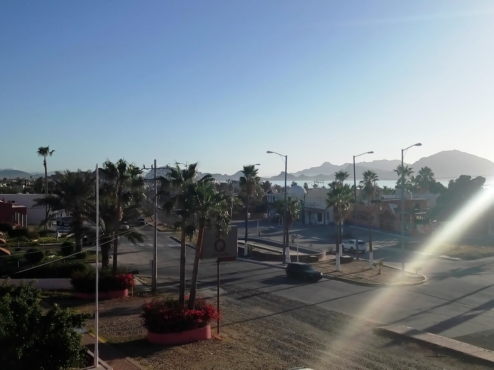 Los Jitos Hotel & Suites 40/56