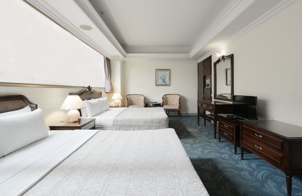 Forbes Hotel 3/20