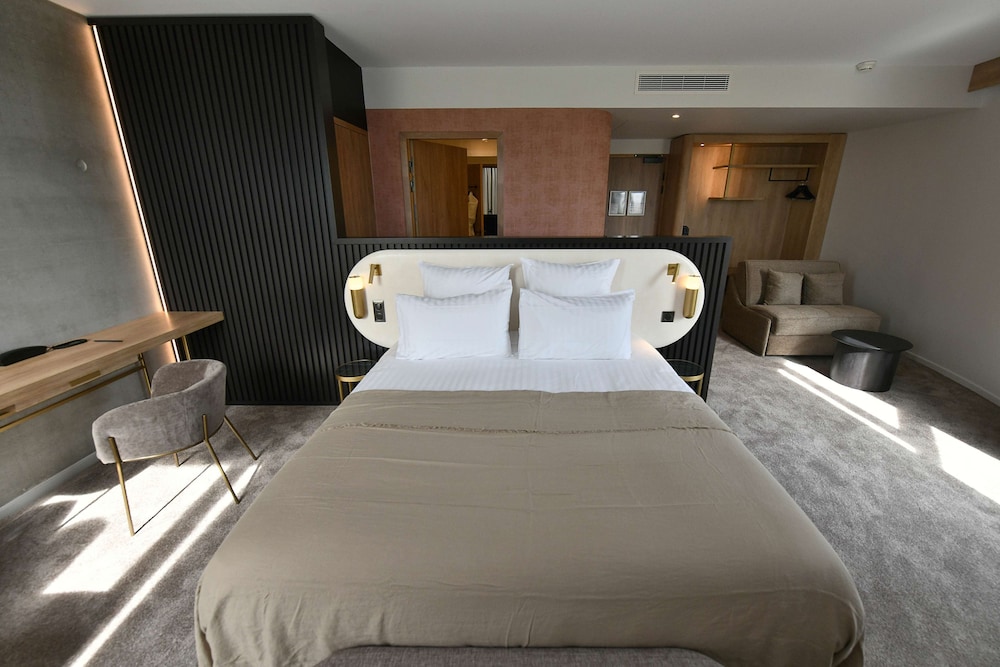 Golden Tulip Reims 14/50