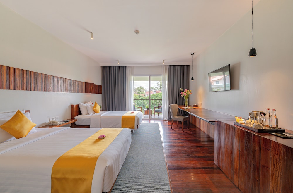 DELUXE, EXECUTIVE, TWIN BEDS