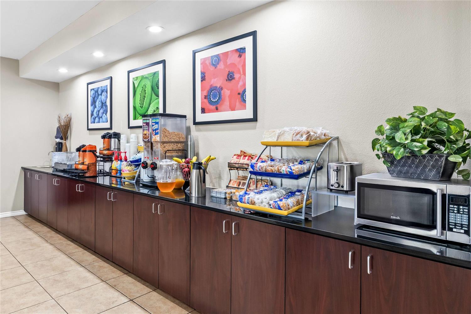 Days Inn by Wyndham Rockdale Texas 4/16