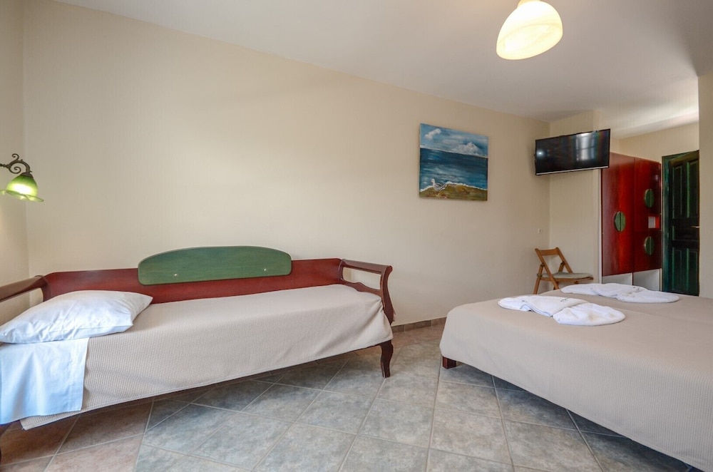 ROOM, DOUBLE BED, SOFA