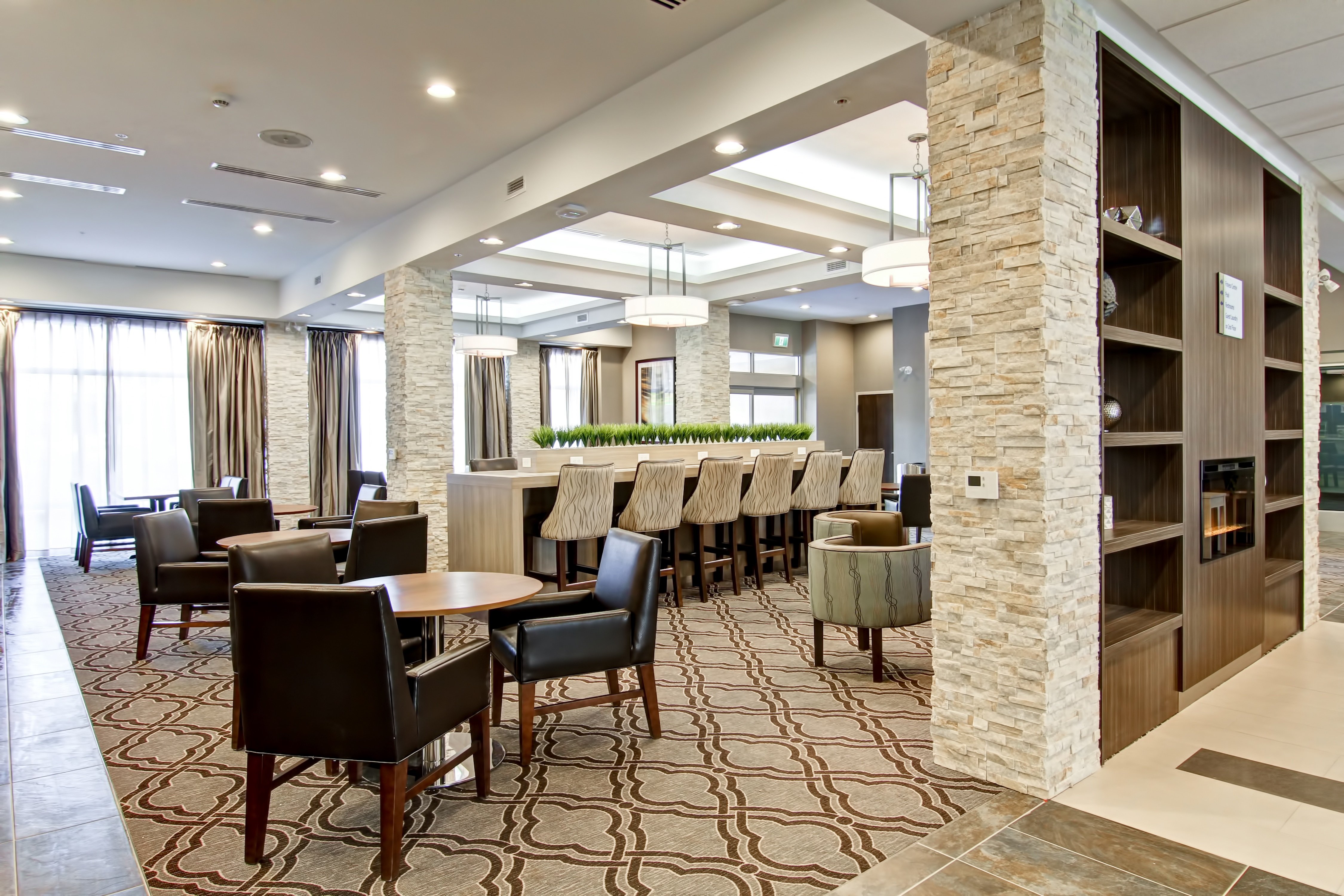 Holiday Inn Express Suites Oshawa Downtown Toronto Area 40/56