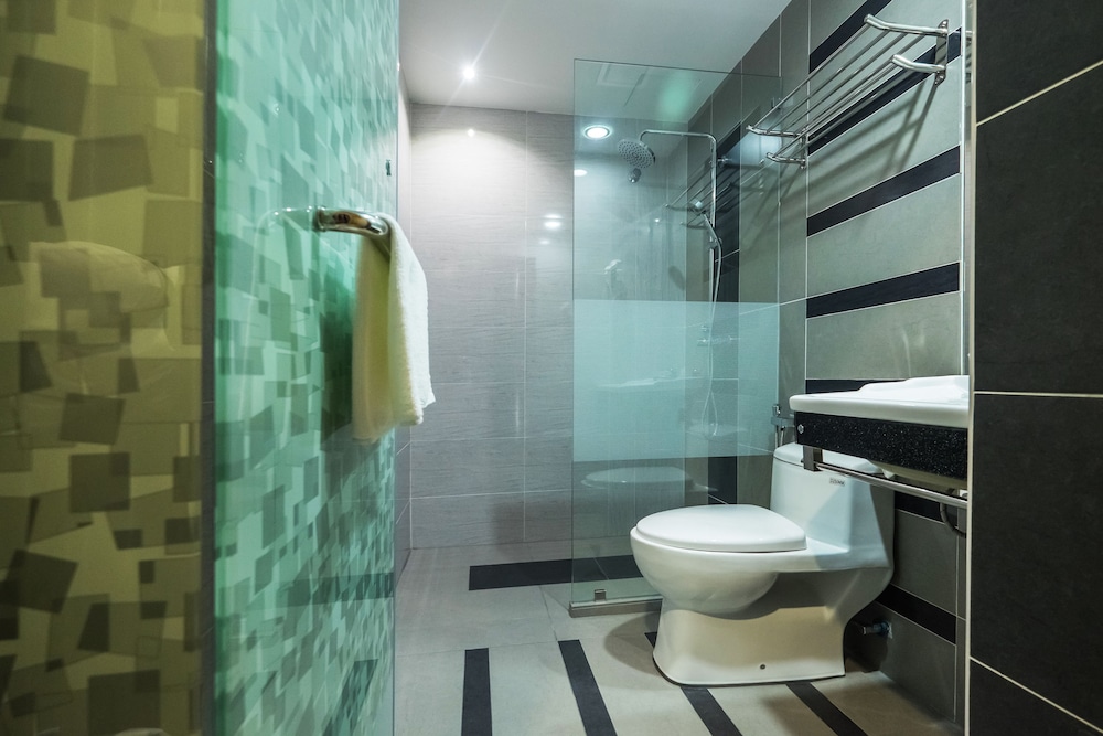 Indra Hotel 7/58