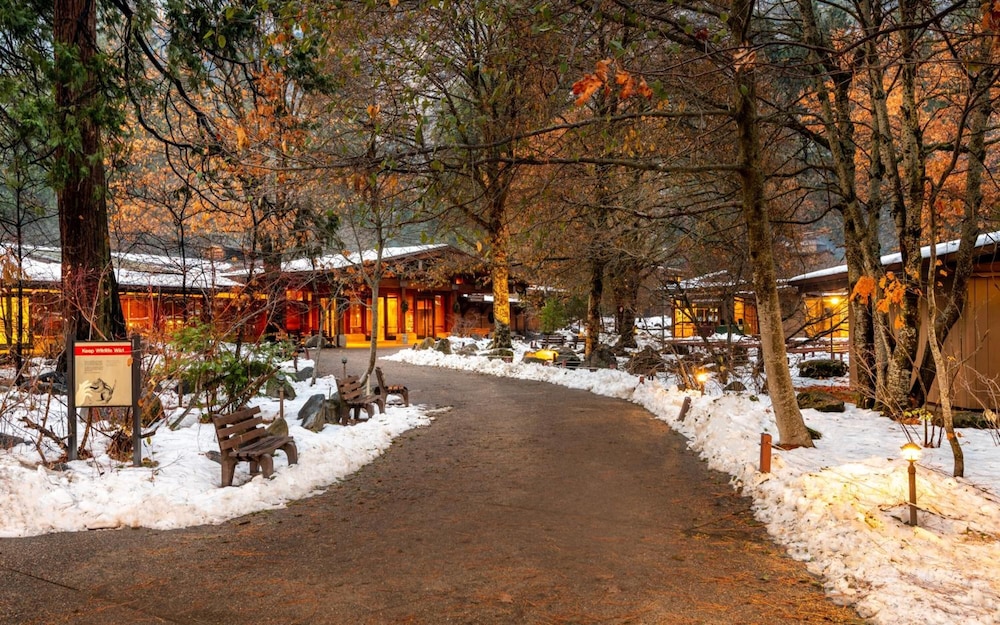 Yosemite Valley Lodge 23/32