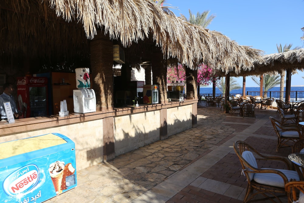 Tamra Beach Resort 26/28