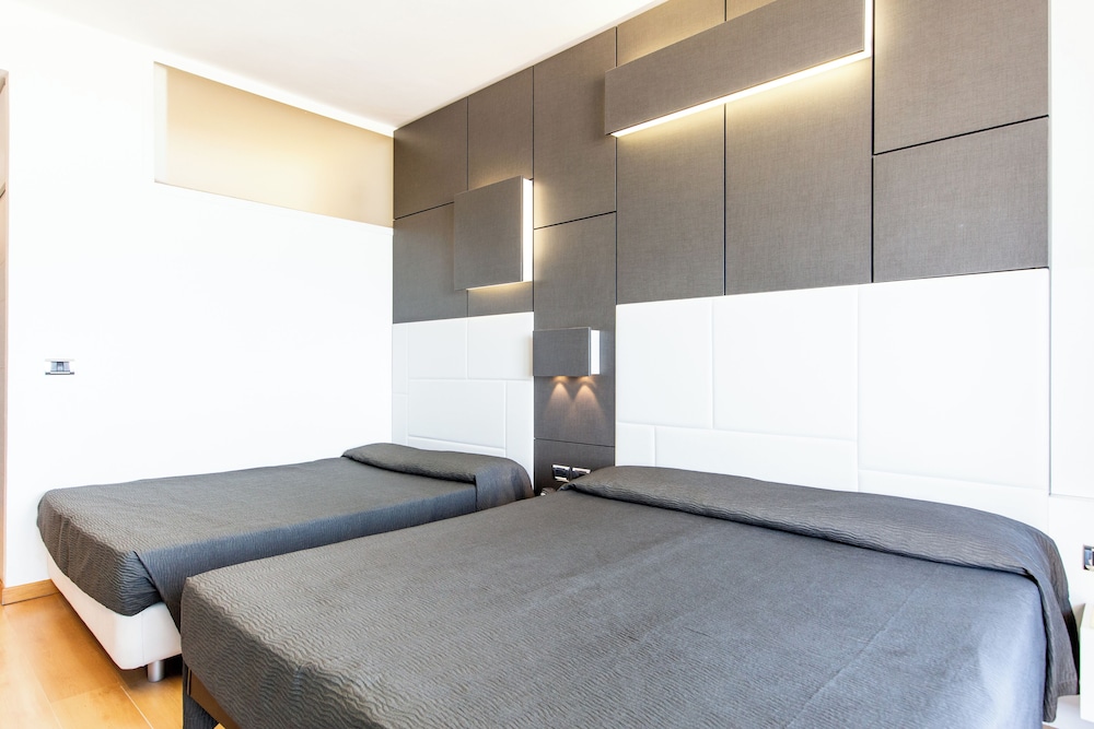 Hotel Baltic Riccione 38/68
