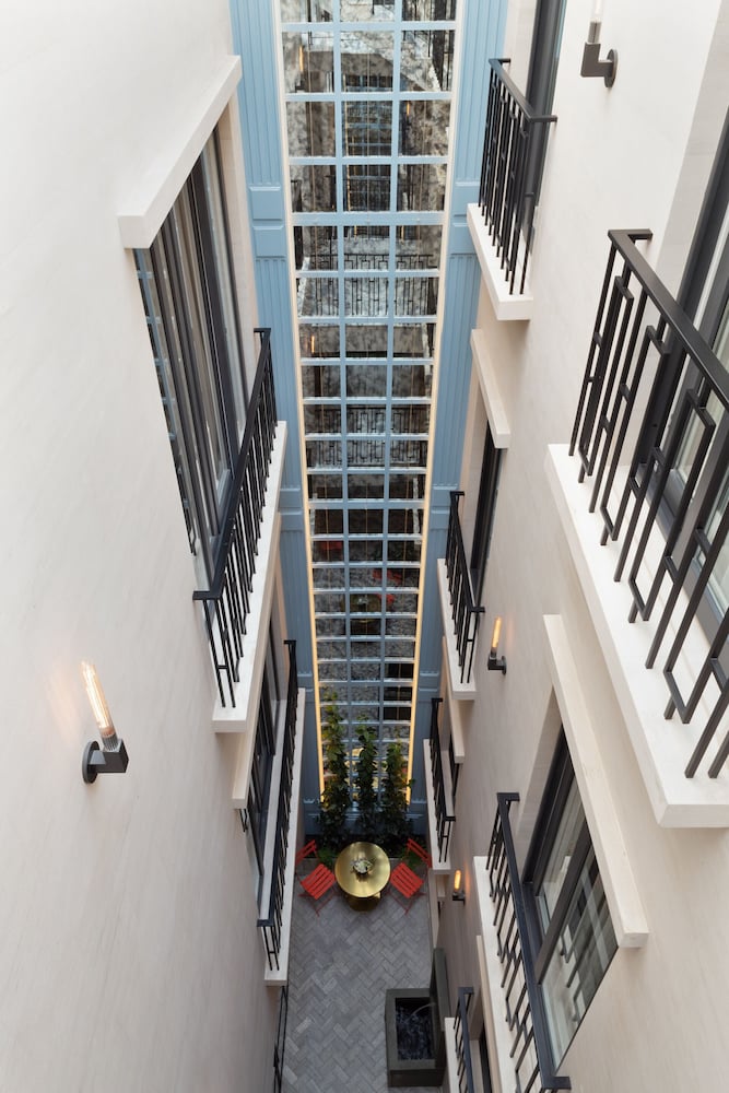 The Alest Hotel 4/45