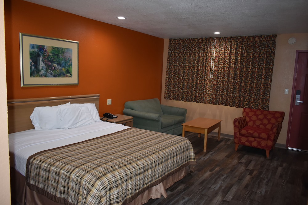 Apex Inn 16/51